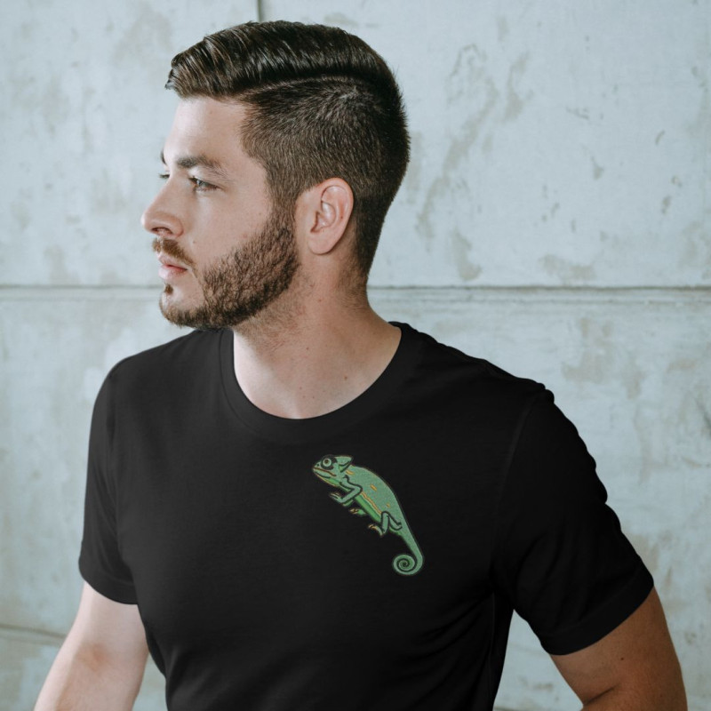Chandail brodé Unisexe ''Caméléon casqué''